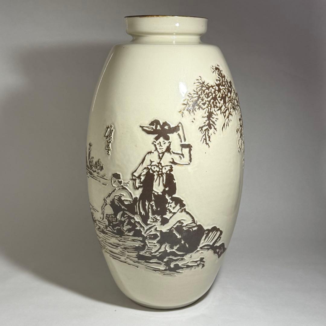 ◆韓国無形文化財【曹基正】作白磁浮彫人物図大花瓶 45.3cm 無等窯 共箱◆