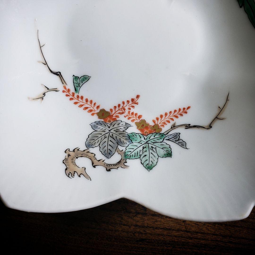 花形皿　変形皿　鳳凰　桐文様　古伊万里　柿右衛門様式　梅花　桜　窯印　明治　イ号