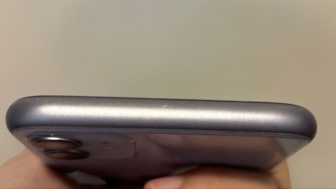 美品 iPhone11 パープル