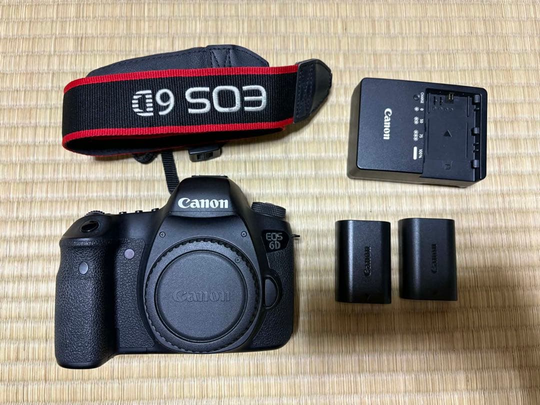 [最終価格] Canon EOS 6D 本体 + バッテリー2個 + 充電器