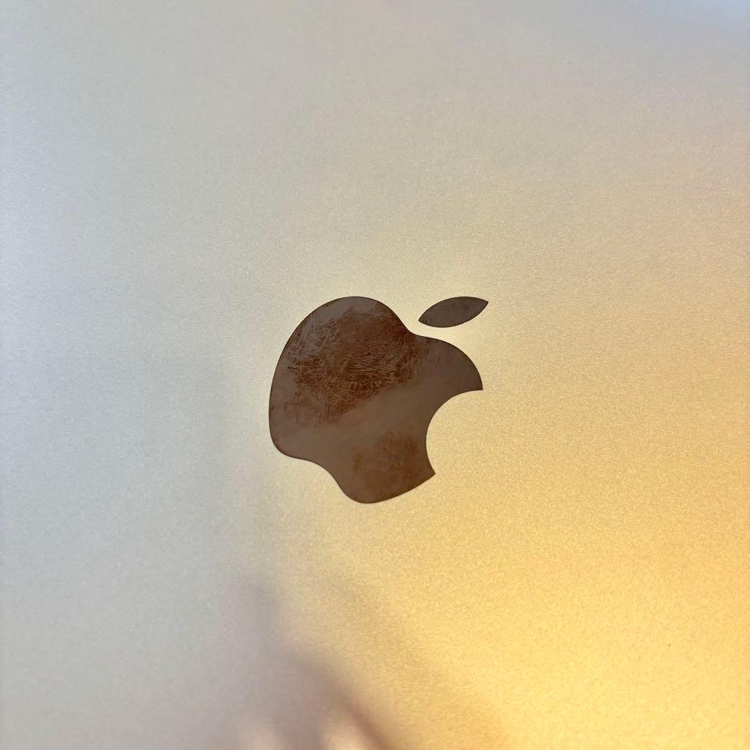 MacBook Air 《Apple M1チップ搭載13インチ》