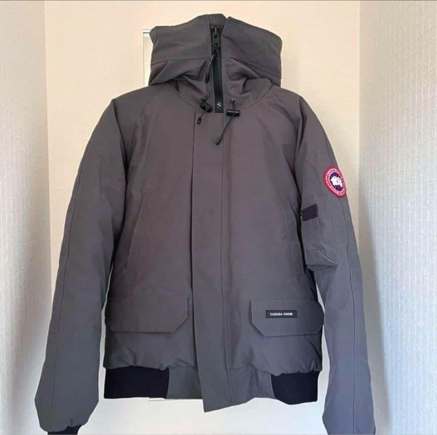   グレー ダウンジャケット 新品タグ付き