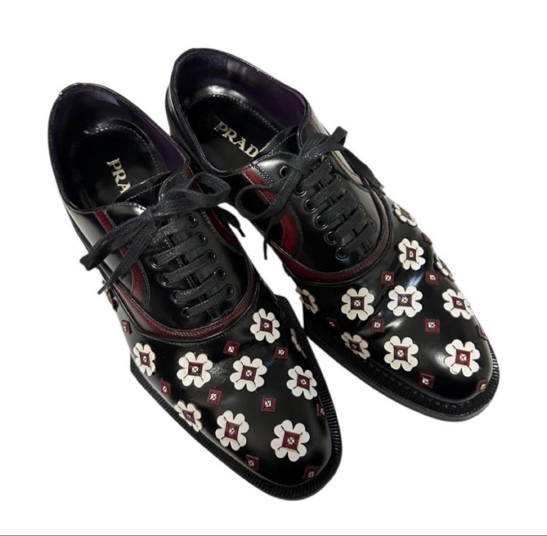 PRADA 花柄装飾 ローファー 黒