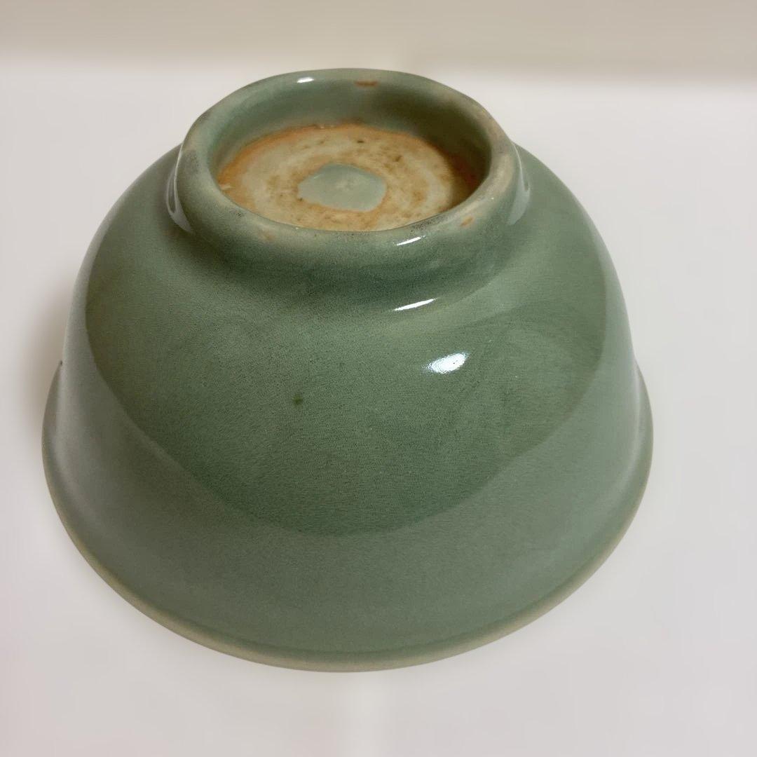 緑色の茶碗 木製箱付き 青磁鉢