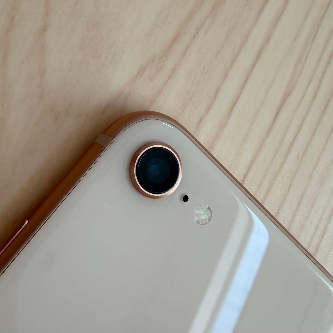 d*o様 Apple iPhone 8 ゴールド 本体