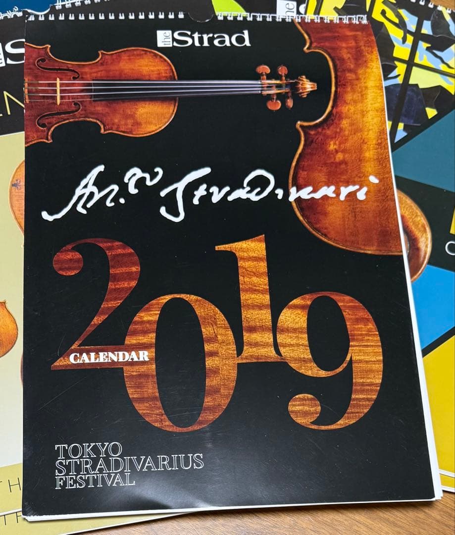 チェロ　ヴァイオリン　ヴィオラ　弦楽器　Strad カレンダー 12冊