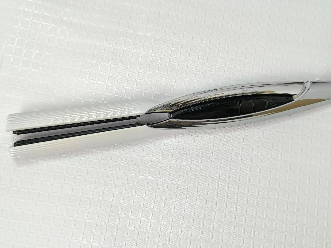 22年製 正規品　ReFaリファ ビューテック ストレートアイロン