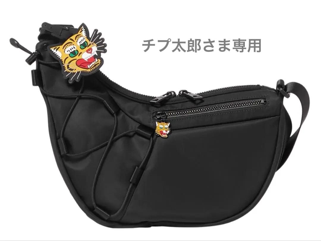 オニツカタイガー スモールメッセンジャーバッグ　新品　ブラック