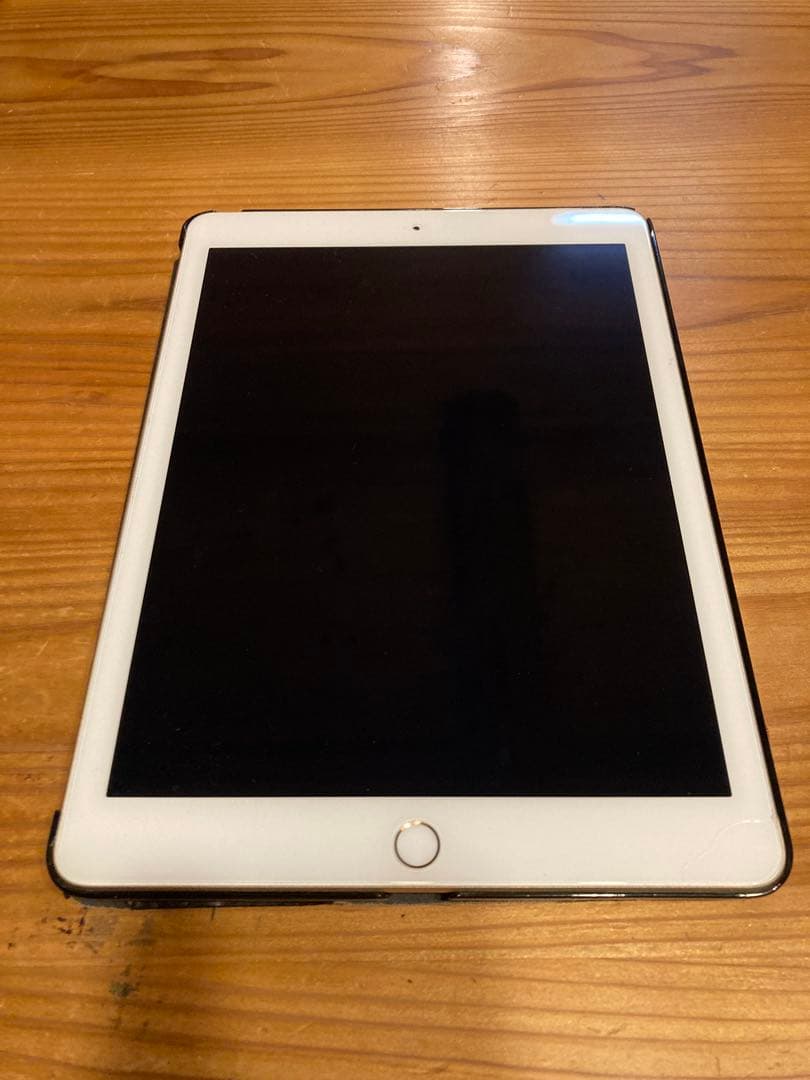 SIMフリー iPad 32GB Wi-Fi+Cellular MPG42J/A