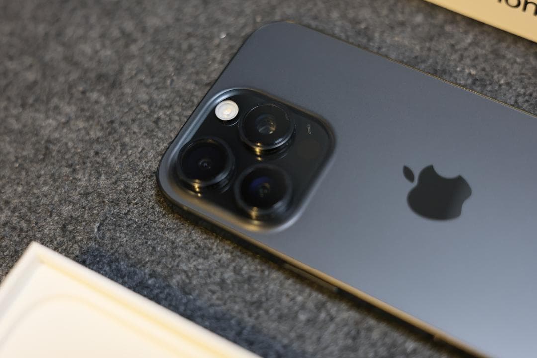 iPhone 16 Pro 258GB ブラックチタニウム【バッテリー