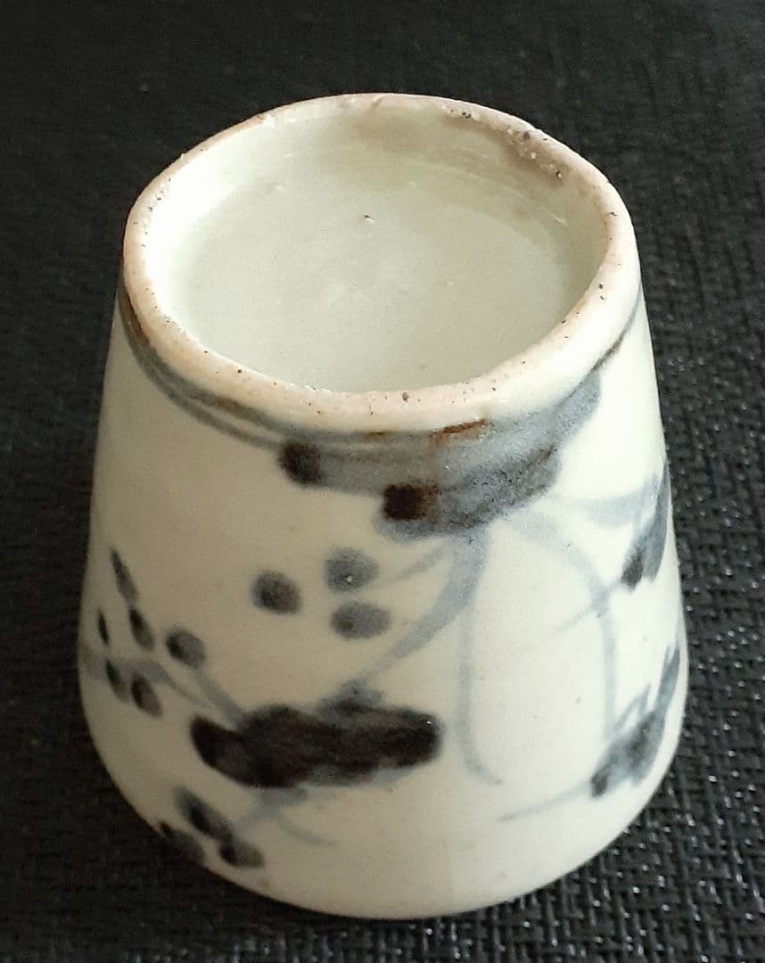 【本物保証❗️】江戸時代初期　初期伊万里　染付草花に渡り鳥図　そば猪口　蕎麦猪口