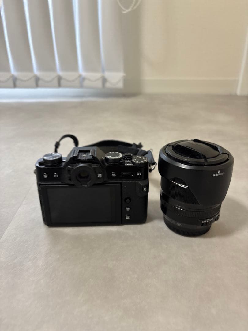 Tony　富士フイルム　X-T30 本体　レンズ付き　ミラーレスカメラ
