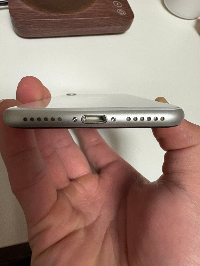 iPhone SE 第二世代 ホワイト 64GB
