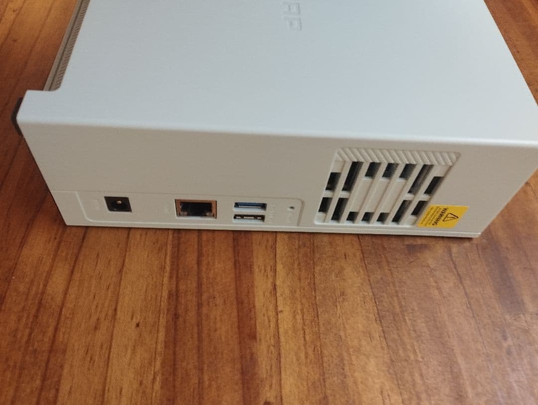 外付けハードディスク・ドライブ QNAP TS-130 nas