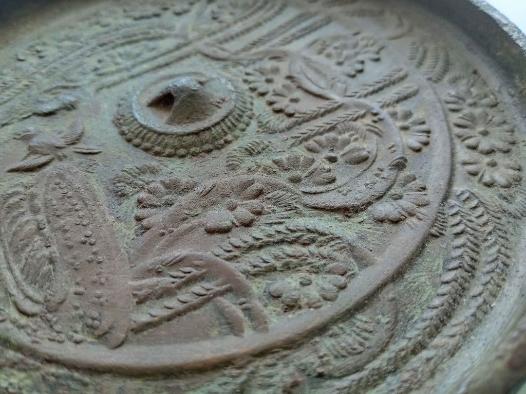 和鏡（古鏡）　桜花垂藤双鳥図　鎌倉時代