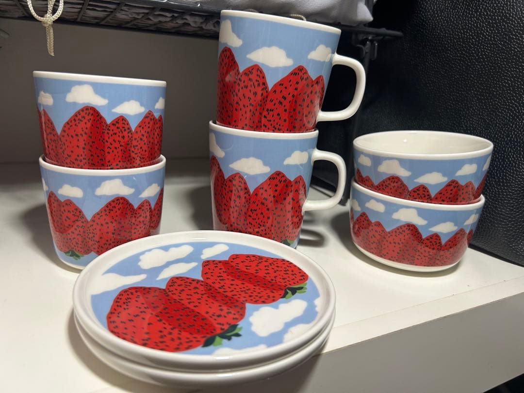 マリメッコ イチゴ 食器セット