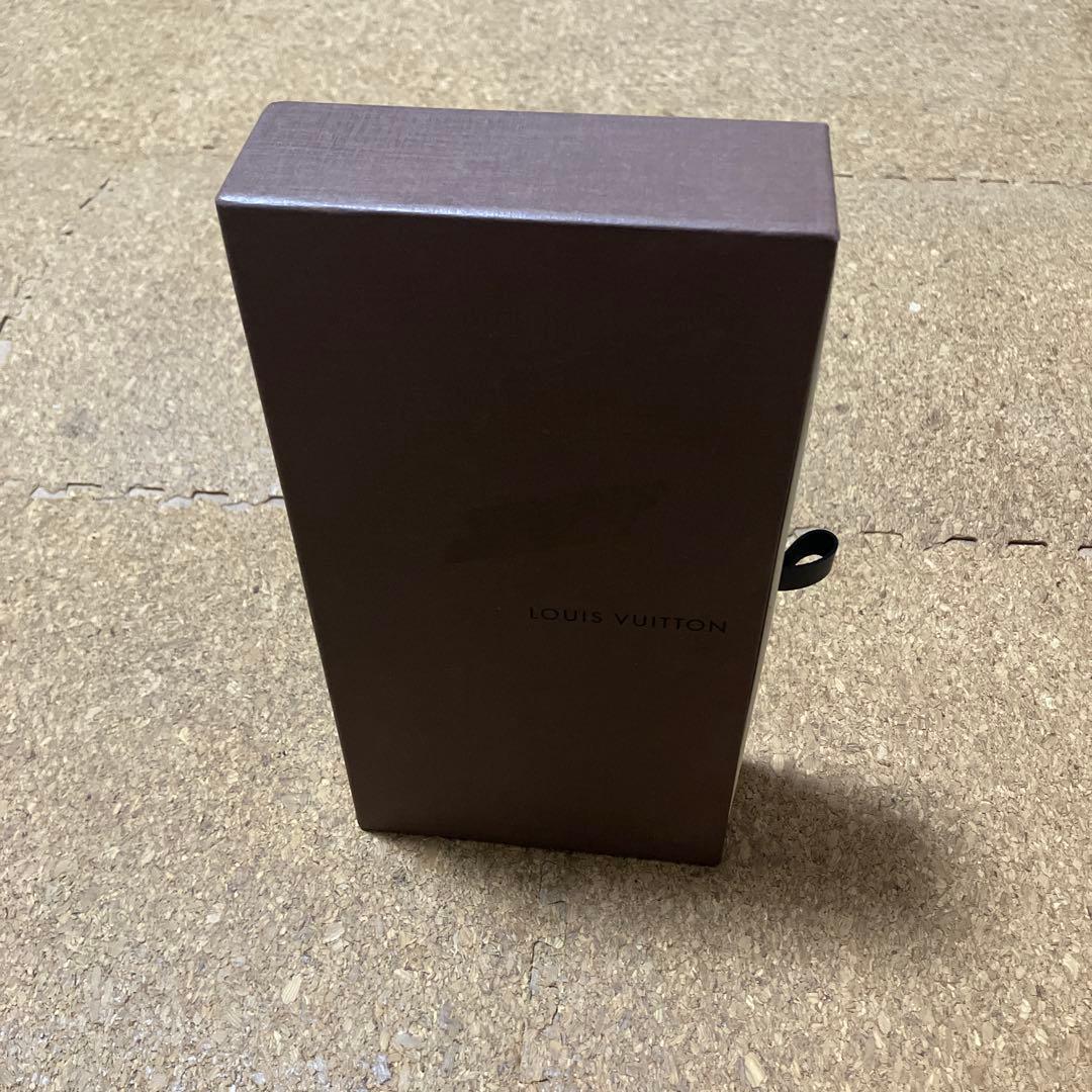 LOUIS VUITTON ギフト箱 クリーム色