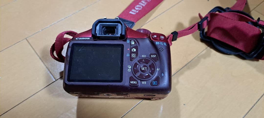 Canon EOS Kiss X50 レッド(ボディ)　レンズキット