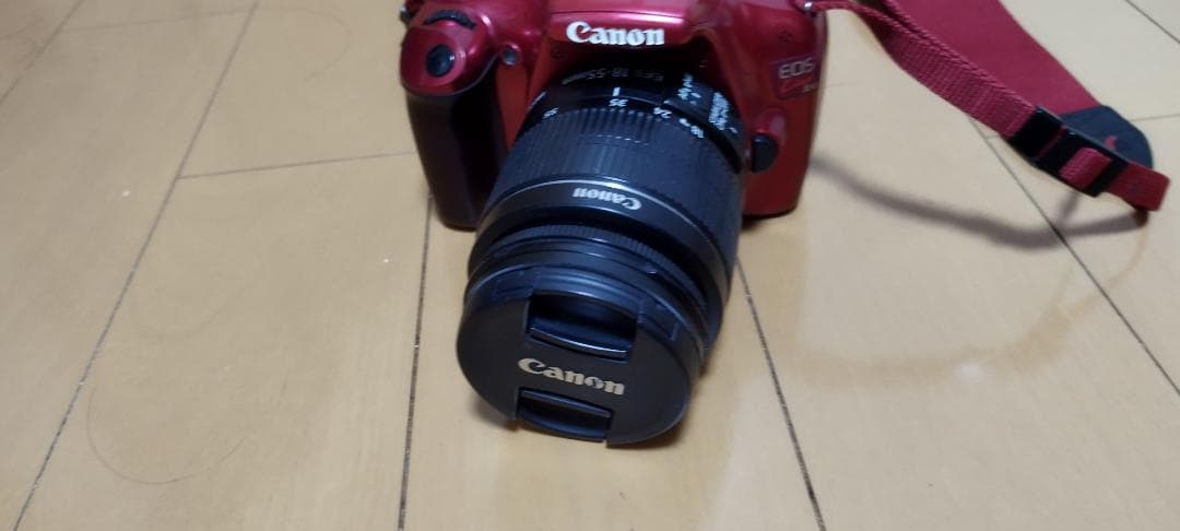 Canon EOS Kiss X50 レッド(ボディ)　レンズキット