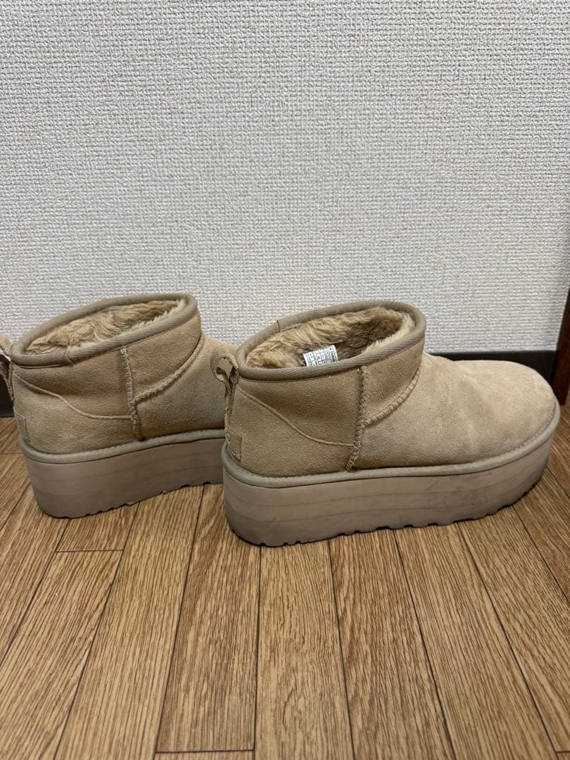 ugg プラットフォーム ブーツ マスタードシード