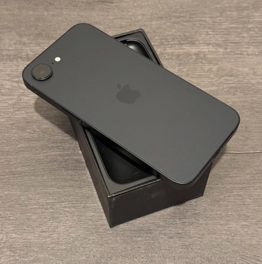 【新品同様】iPhone 16e｜128GB｜SIMフリー版　バッテリー100％
