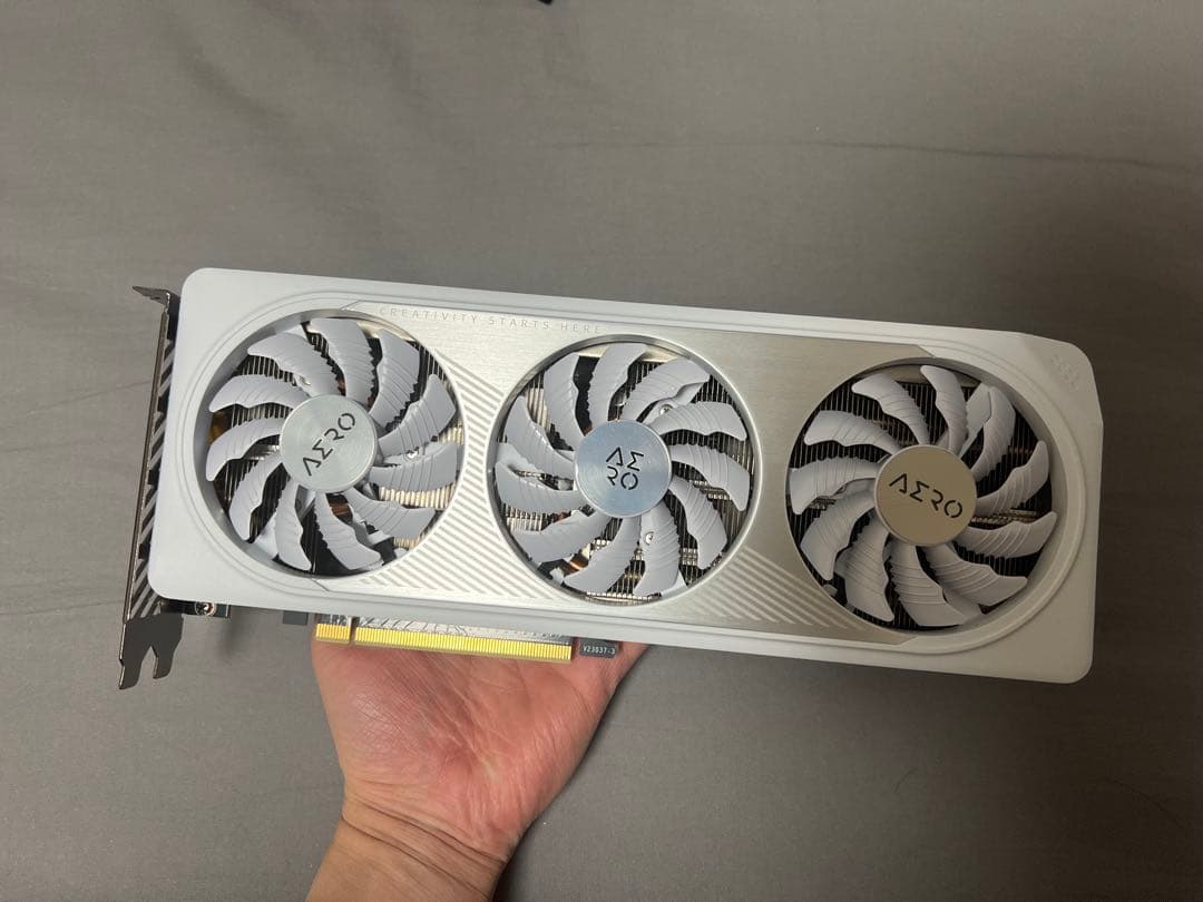 中古GIGABYTE AERO OC 8G GeForce RTX 4060