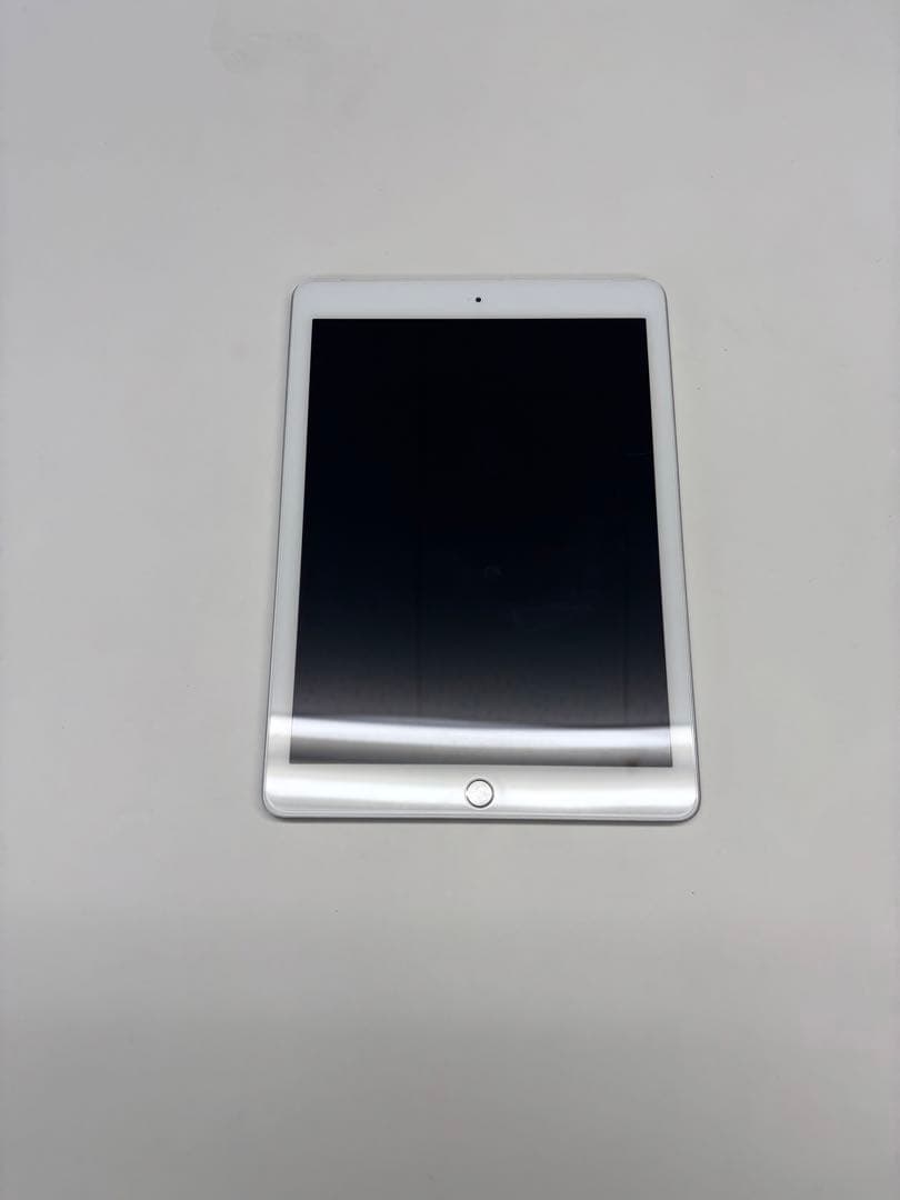 iPad 第6世代　9.7インチ　ipad6 バッテリー94% ケース付き