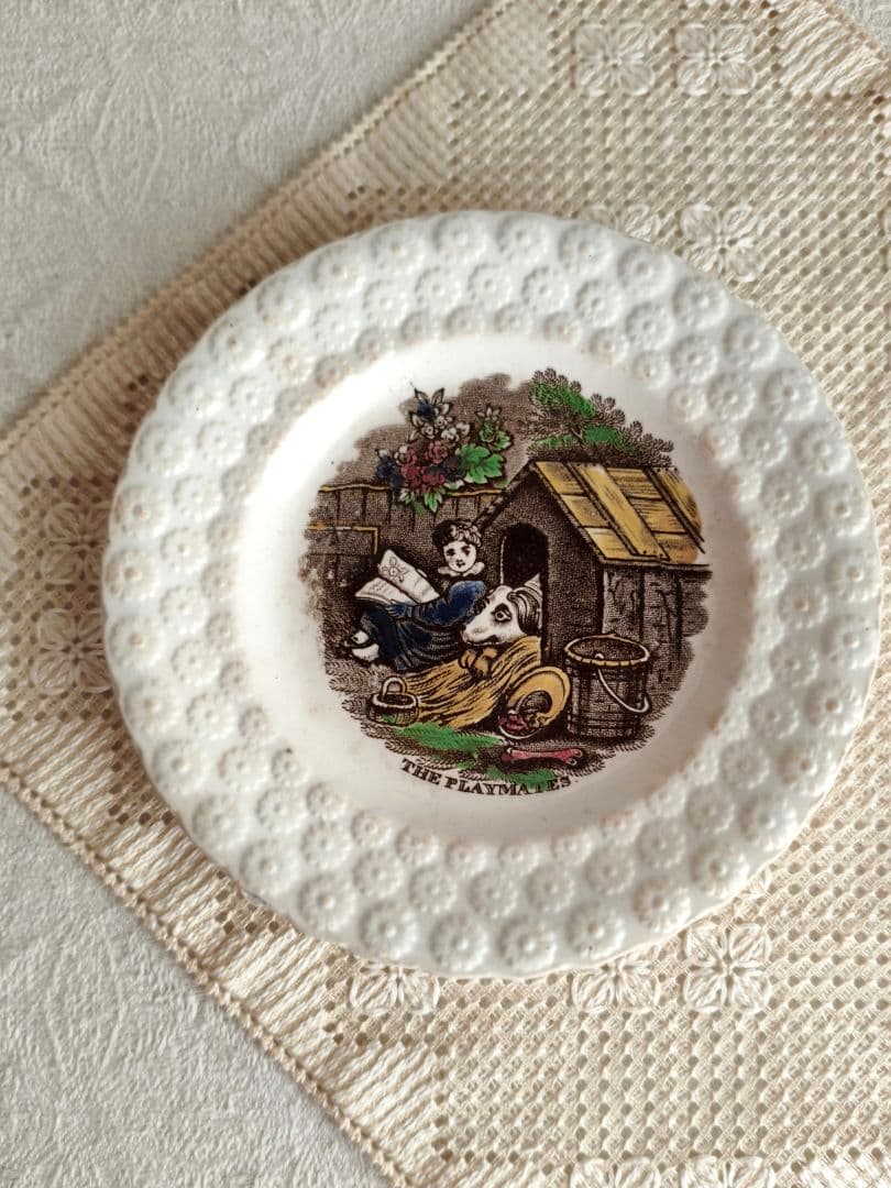 * antique plate ୨୧* フラワーレリーフ アンティークプレート