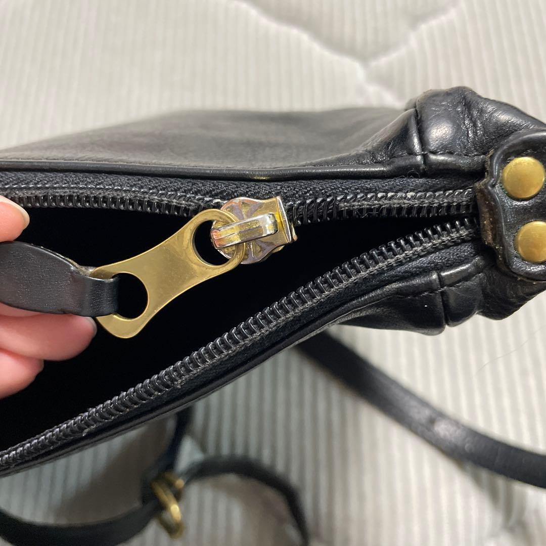 イルビゾンテ IL BISONTE ショルダーバックハーフムーン クロスボディ