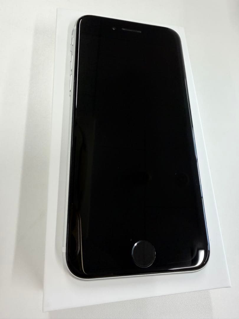 Apple iPhone SE (第2世代) 64G ホワイト 本体