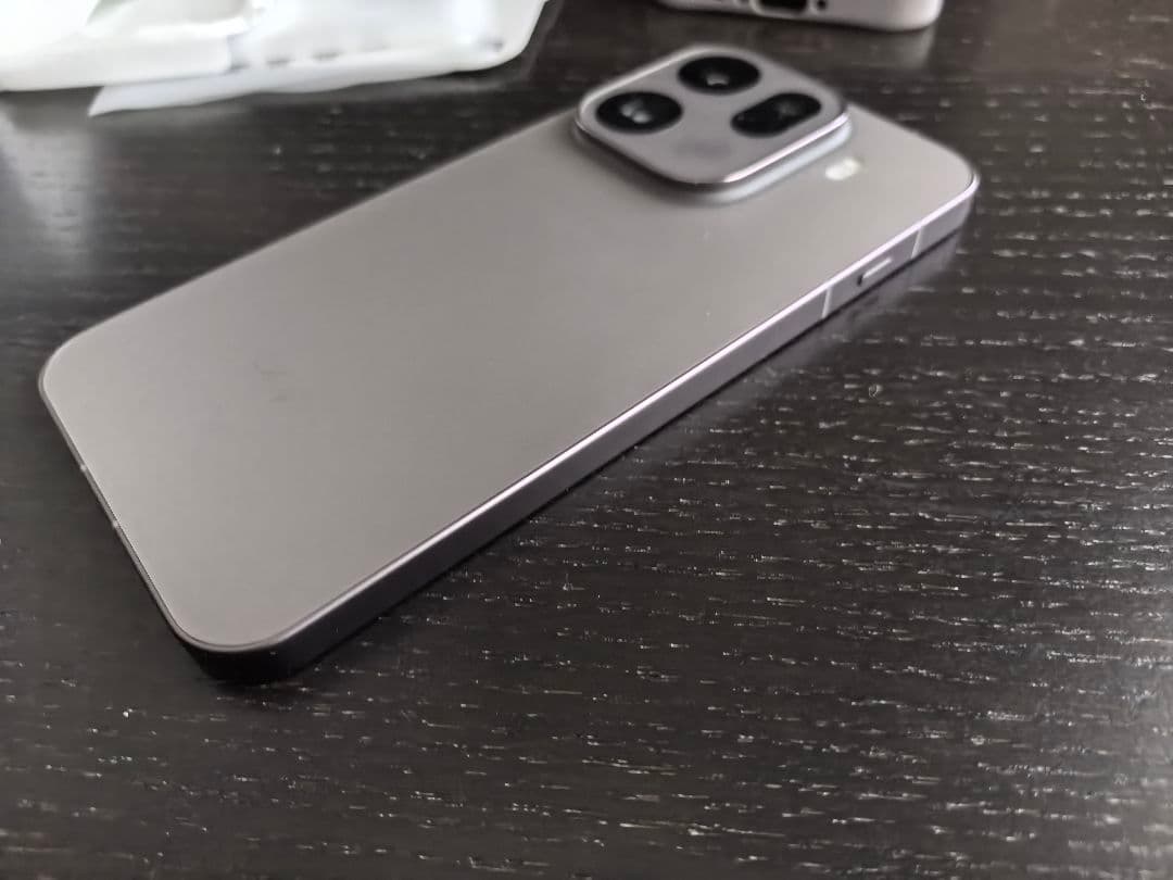 Oppo Find X9 Pro 中国版 12GB/512GB チタン色