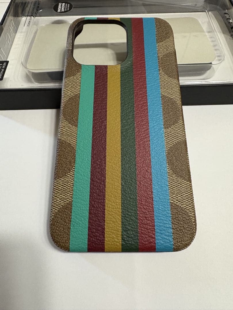 ☆限定品☆ COACH iPhone13pro ケースKHAKI MULTI