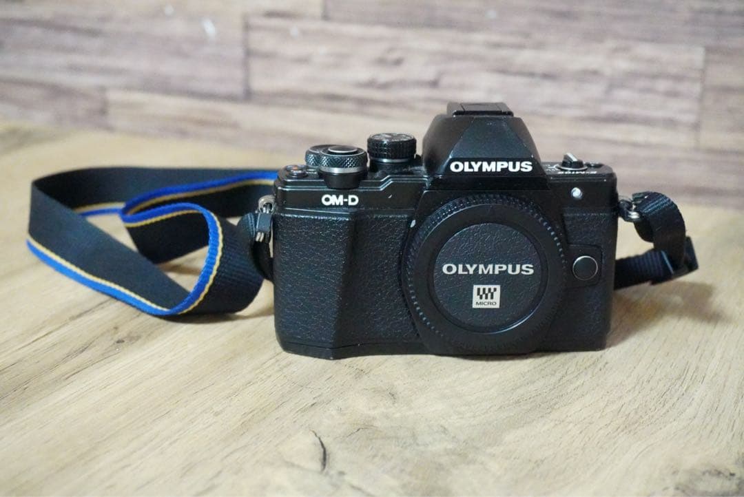 動作品OLYMPUS OMD E−M10 MarkⅡ カメラ本体バッテリーセット