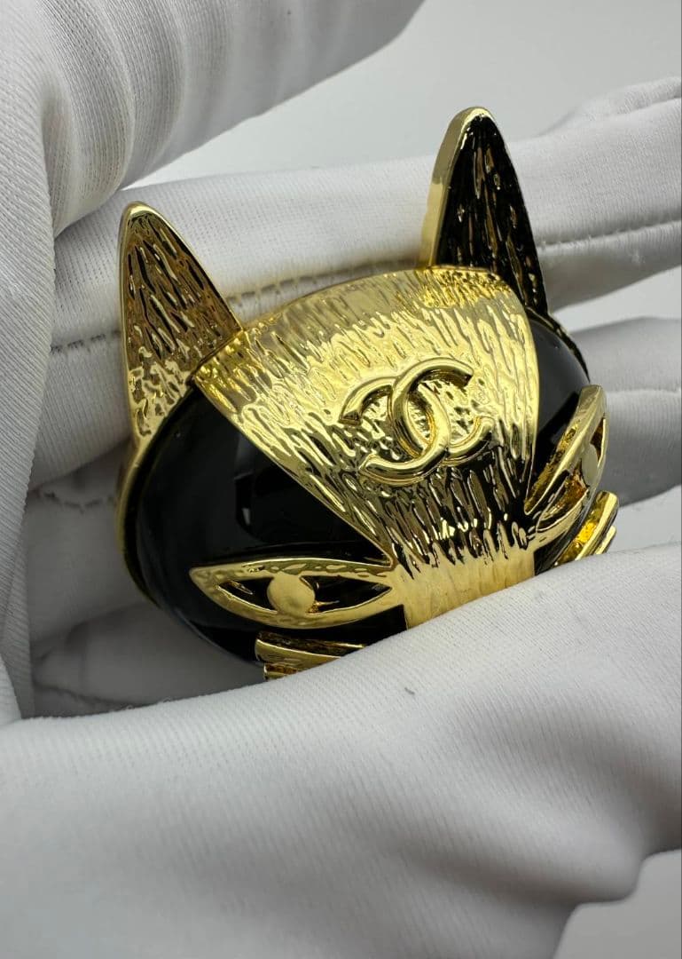 CHANEL ブローチ ブラック×ゴールド エジプトキャット