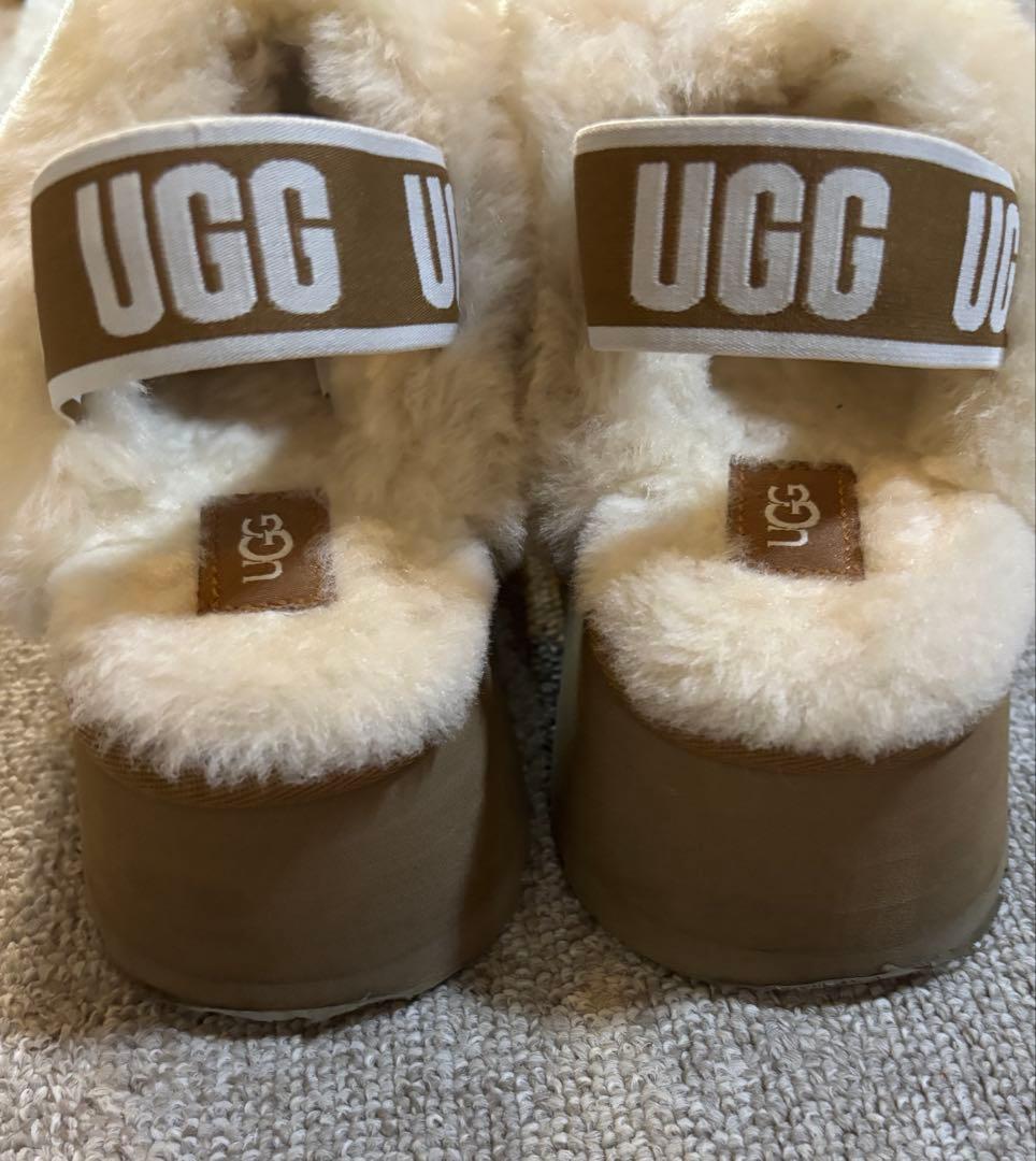 UGG プラットフォームスリッパ ブラウン　ファンケット　22