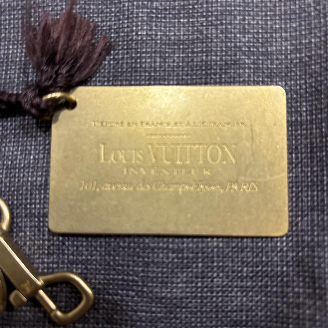 Louis Vuitton プレート型キーホルダー