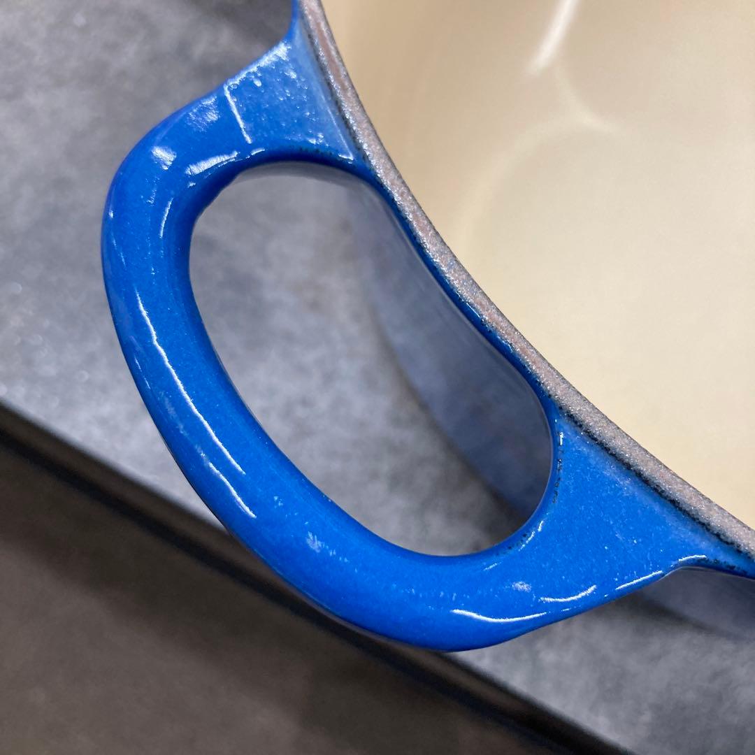 ル・クルーゼ　シグニチャー ココット・ロンド 22cm 青色