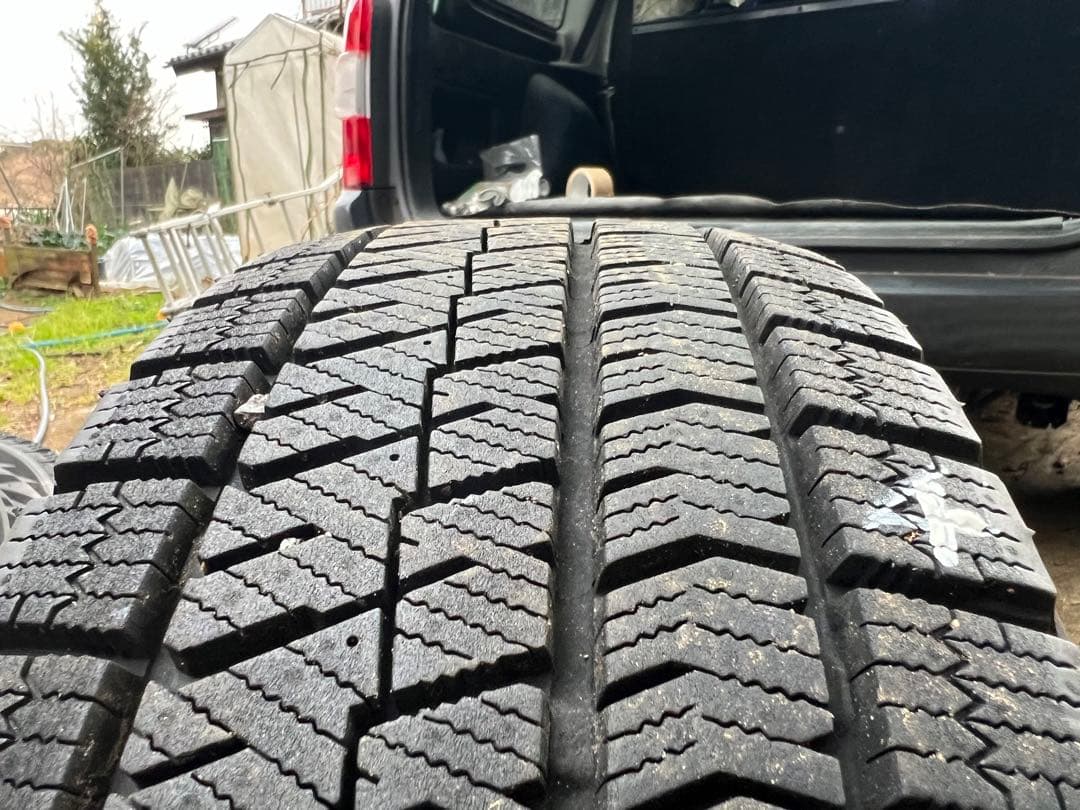 ① スタッドレスタイヤ 195/65R15 ホイールセット