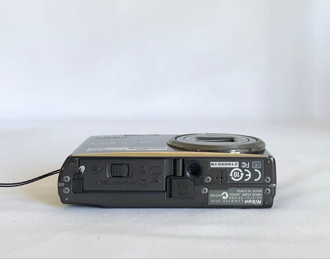 【完動品】Nikon Coolpix S710 デジタルカメラ 動作確認済み