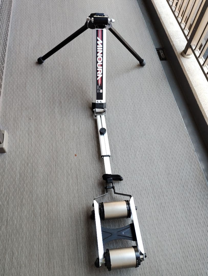 MINOURA FG220　ミノウラ　ハイブリッドローラー