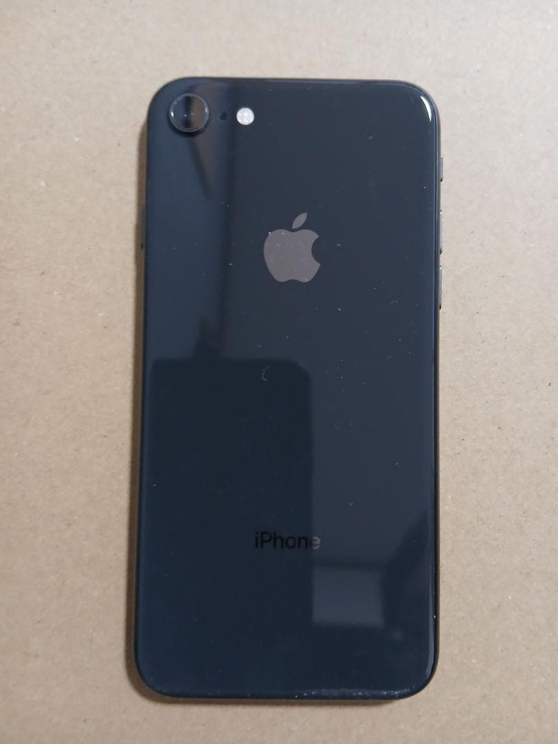 Apple iPhone 8 ブラック 64GB バッテリー最大容量100％