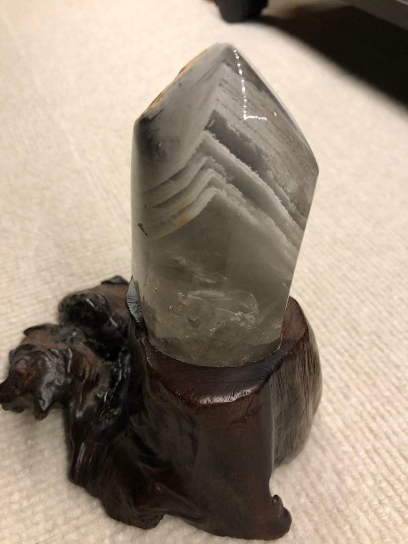 ファントム水晶　台座付き