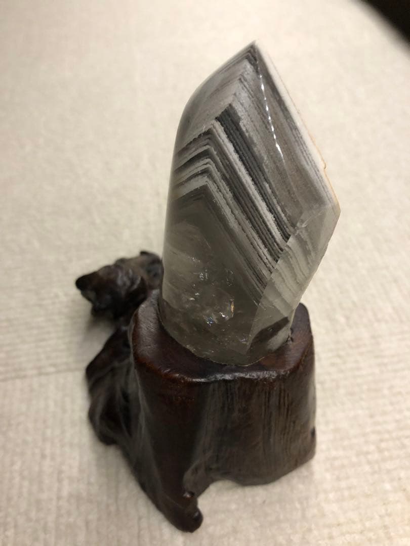 ファントム水晶　台座付き