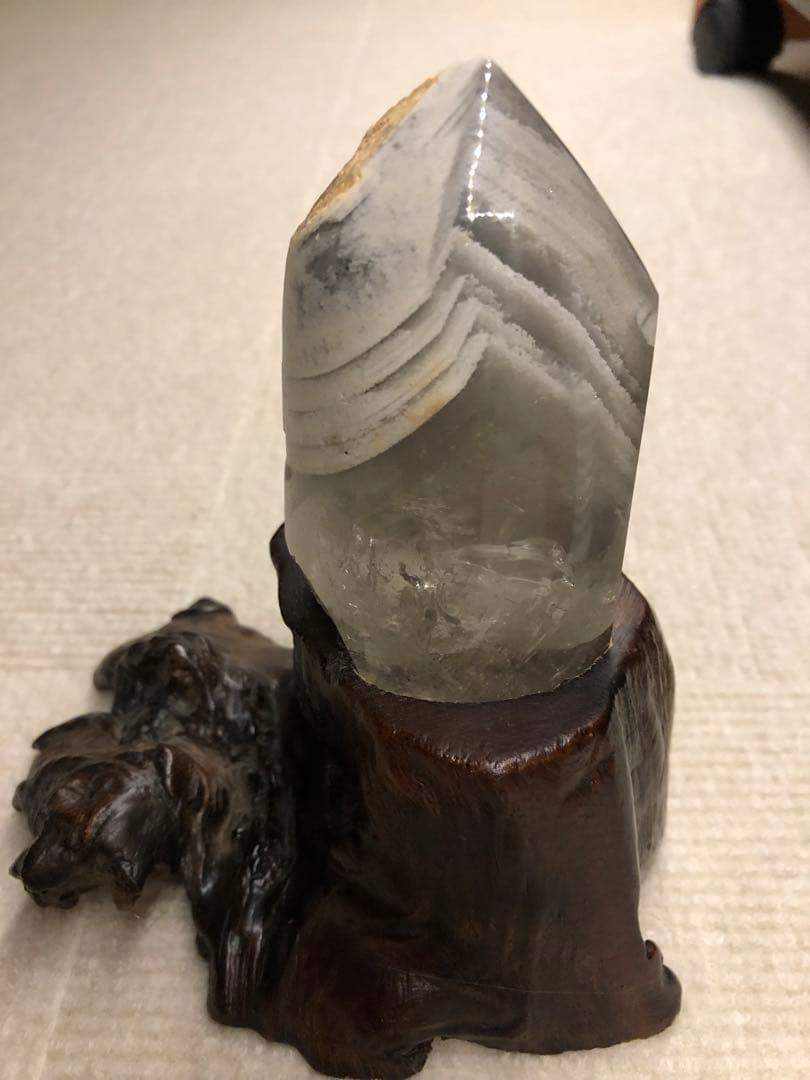 ファントム水晶　台座付き