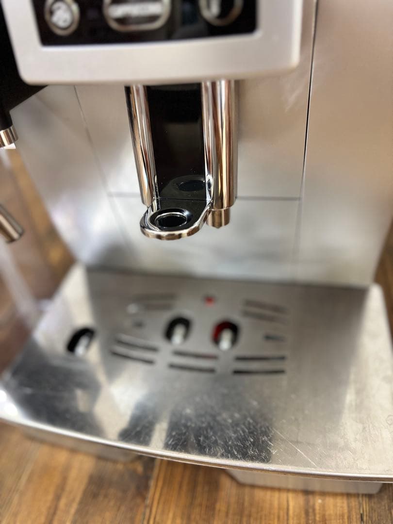 デロンギ　マグニフィカSカプチーノ　全自動エスプレッソマシン　ECAM23450