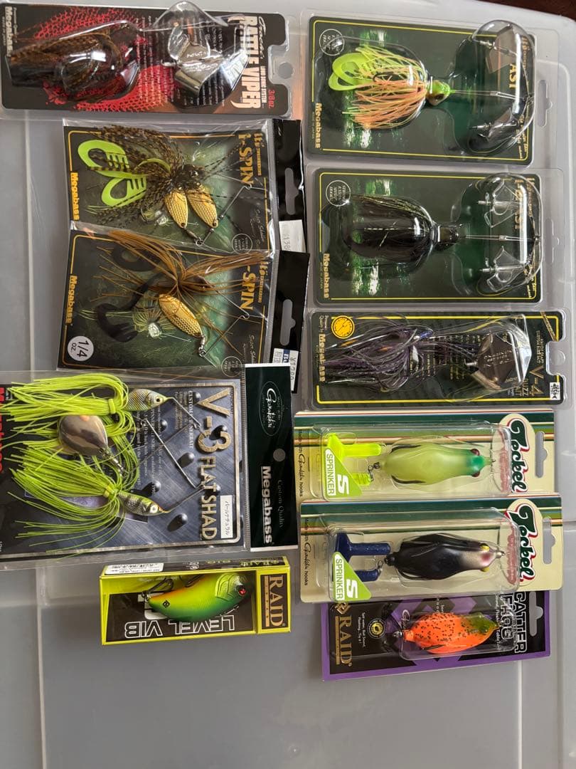 本日のみ値下げ　メガバス　ルアー等まとめ売り　ワームとメガバスタオルのオマケ付き