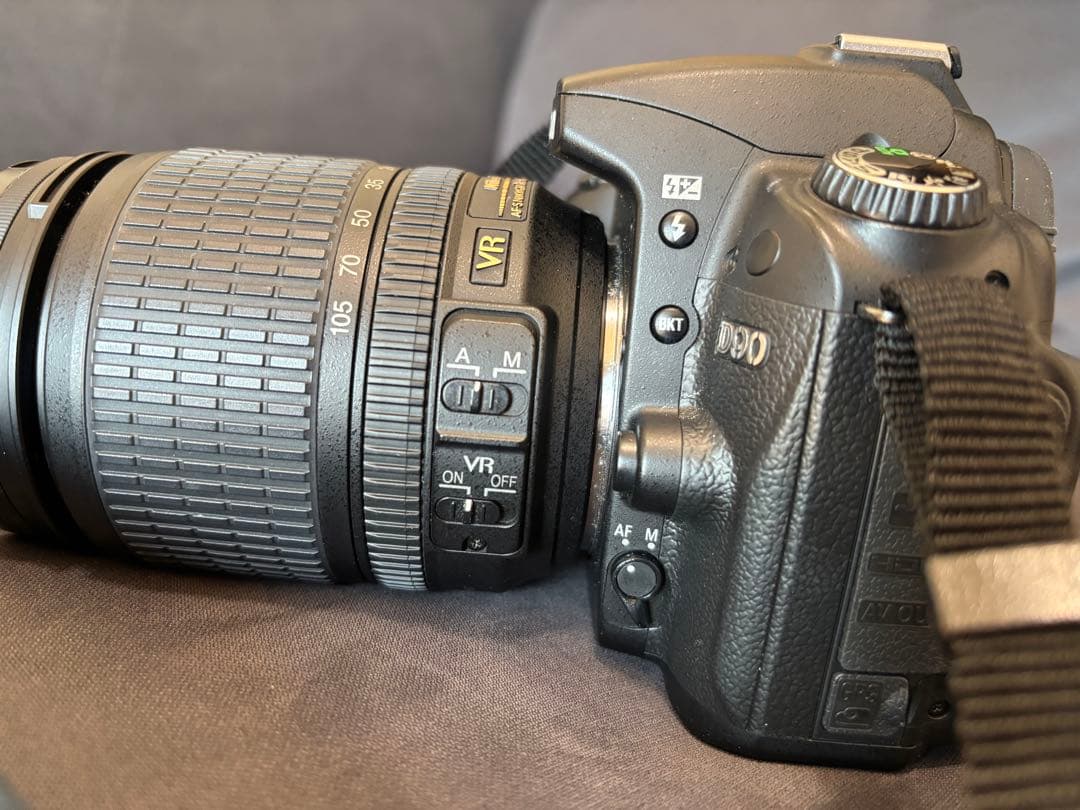 Nikon D90 デジタル一眼レフカメラ レンズ付き