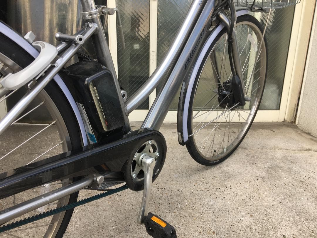 地域限定送料無料　アルベルト　5段変速　27インチ　シルバー　神戸　電動自転車