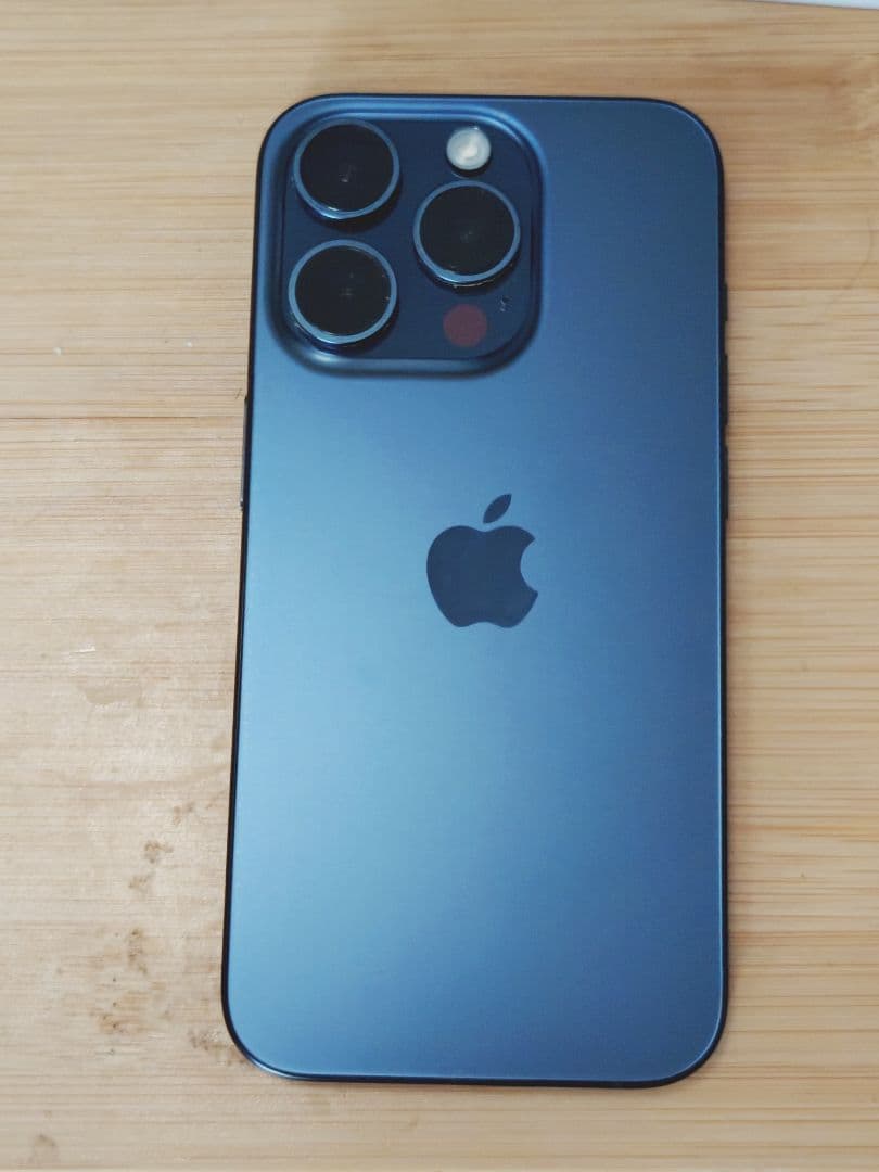 iPhone 15 Pro本体