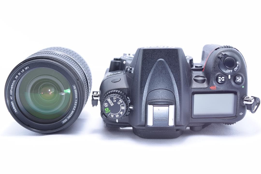 ②Nikon D7000 デジタル一眼レフカメラ　望遠レンズ付き
